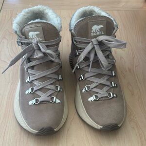 Sorel Women's Out ‘N About III Conquest Beige/Tan Winter Boots